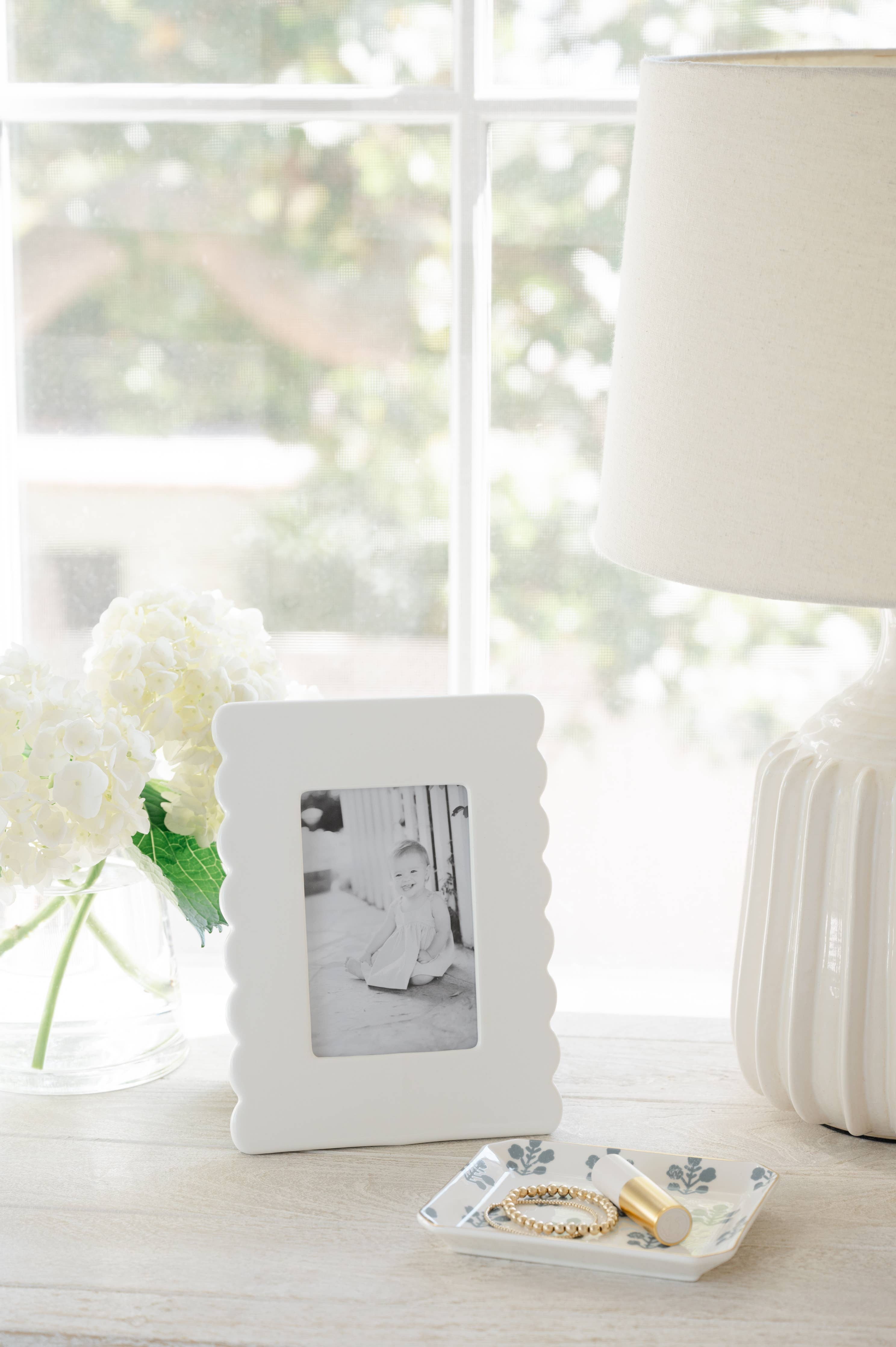 Scalloped Picture Frame