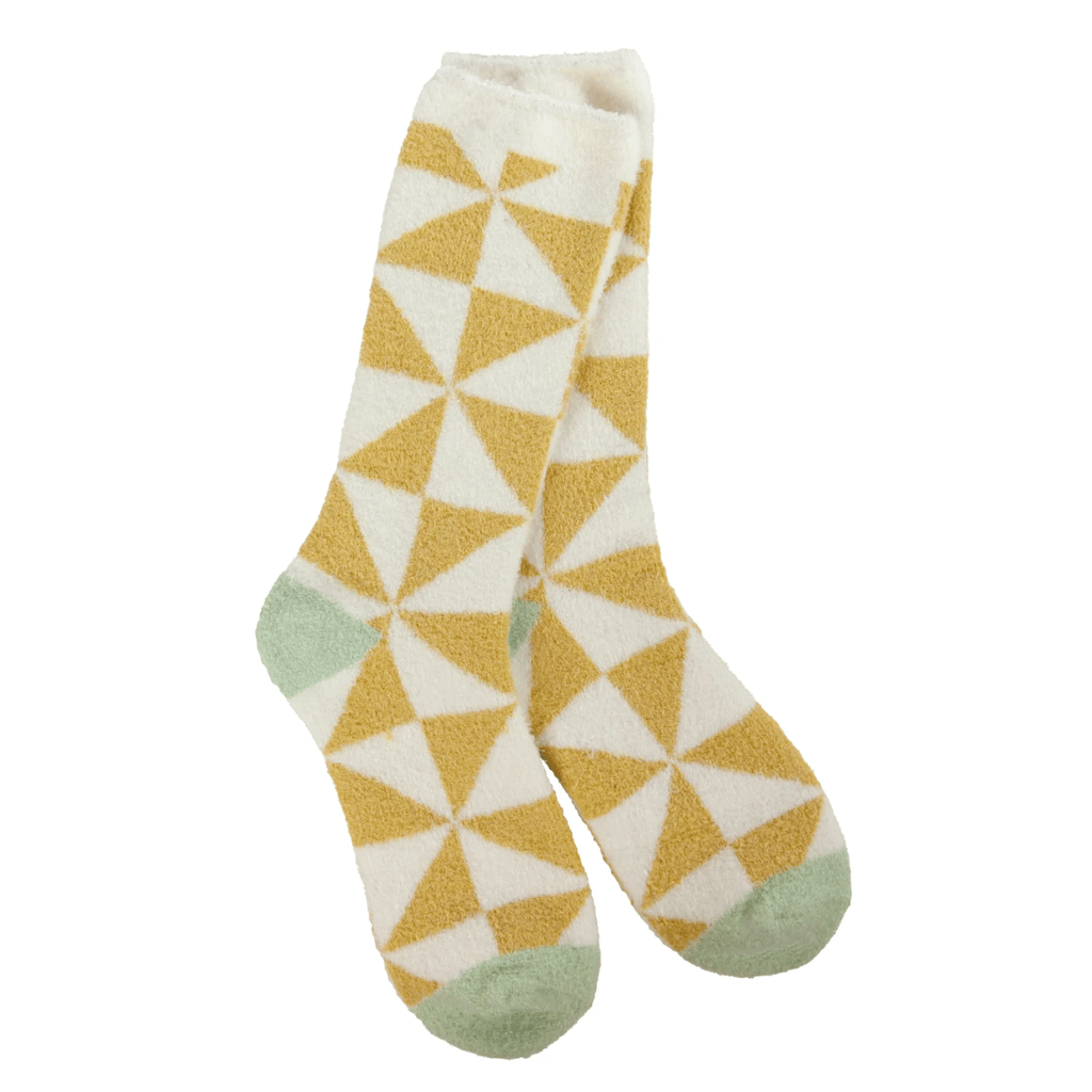 TriangleGoldCozyCaliCrewSocks.png